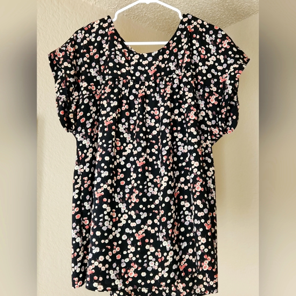 Chic Soul Size 1X Floral Blouse